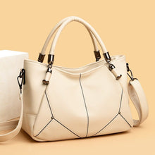 Load image into Gallery viewer, High-Quality Designer Crossbody Bags 2023 - Stylish and Spacious Women's Handbags