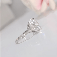 Load image into Gallery viewer, 14k White Gold 3.0CT F Color VS1 Round Diamond Ring