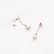 Load image into Gallery viewer, 18K Rose Gold Round White Freshwater Pearl Earrings