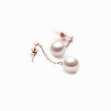 Load image into Gallery viewer, 18K Rose Gold Round White Freshwater Pearl Earrings