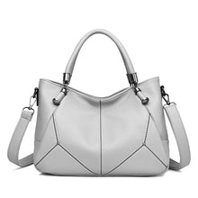 Load image into Gallery viewer, High-Quality Designer Crossbody Bags 2023 - Stylish and Spacious Women&#39;s Handbags
