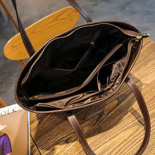 Load image into Gallery viewer, Pearl Hobo Shoulder Tote Bag
