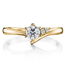 Load image into Gallery viewer, Moissanite Majesty
