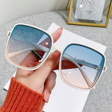 Load image into Gallery viewer, Rice Nail Square Sunglasses
